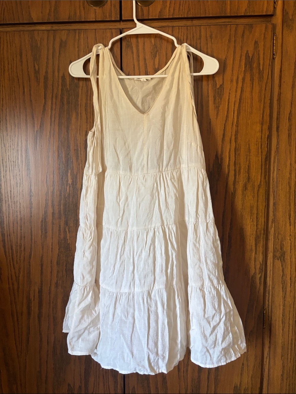 Blu Pepper Cream Tiered V-Neck Midi Sundress